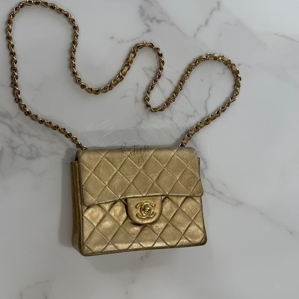 RARE CHANEL VINTAGE GOLD LAMBSKIN
CLASSIC SQUARE MINI FLAP BAG 24K GOLD PLATED - Picture 3 of 15